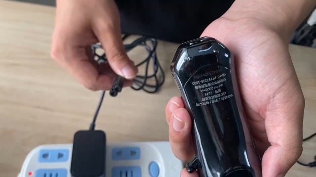 Watch Wahl Magic Clip Cordless Cord, 4V 2A Wahl Clippers Charger